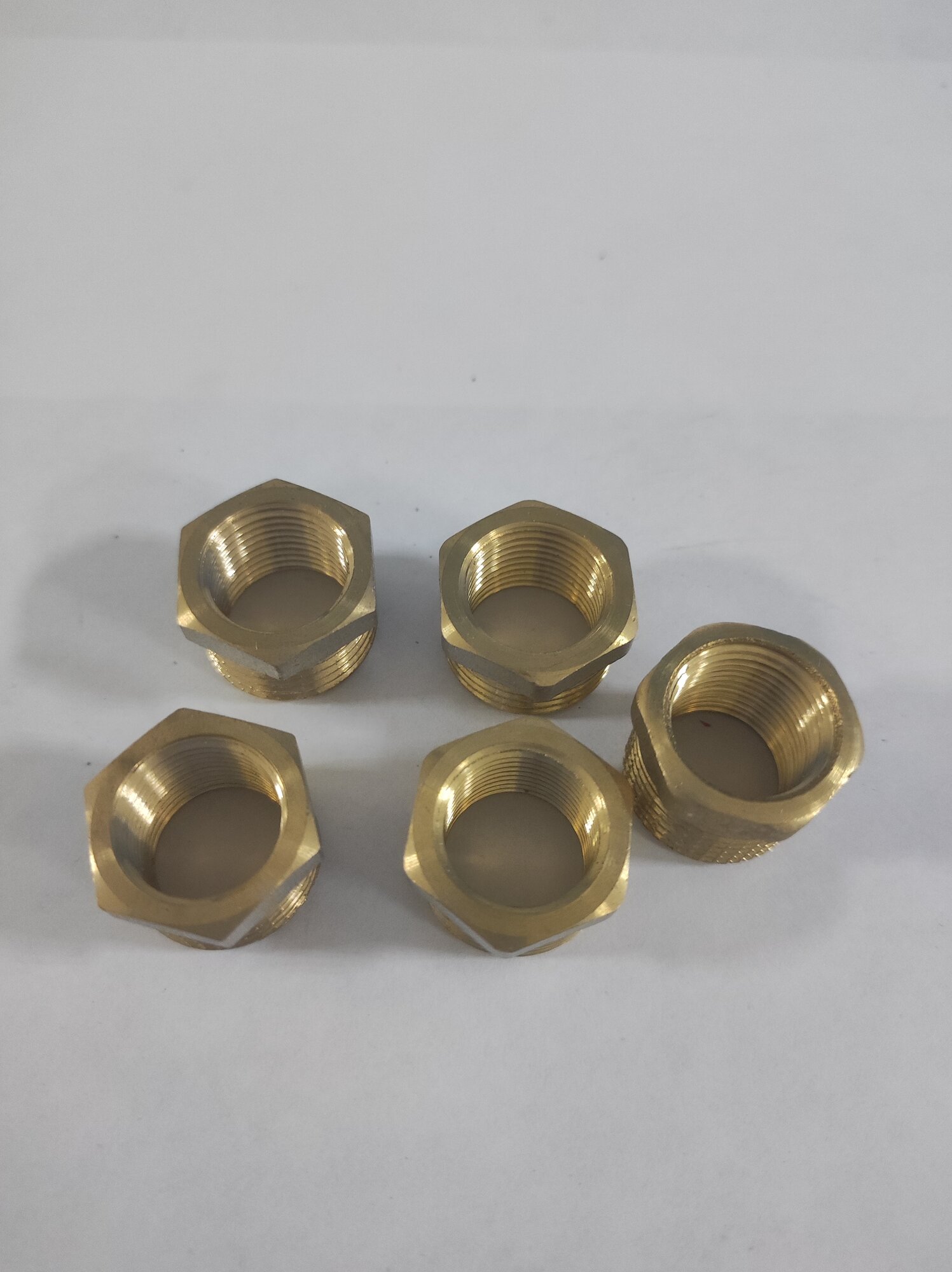 фото Футорки из латуни и хрома для наружных и внутренних соединений 15x10мм, набор из 5 штук