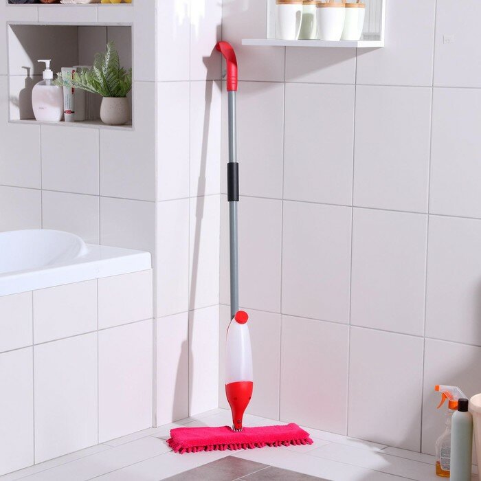 фото Швабра для мытья пола с распылителем Доляна, двусторонняя насадка из микрофибры 40×14 см, металлическая ручка 125 см, микс, 2291878