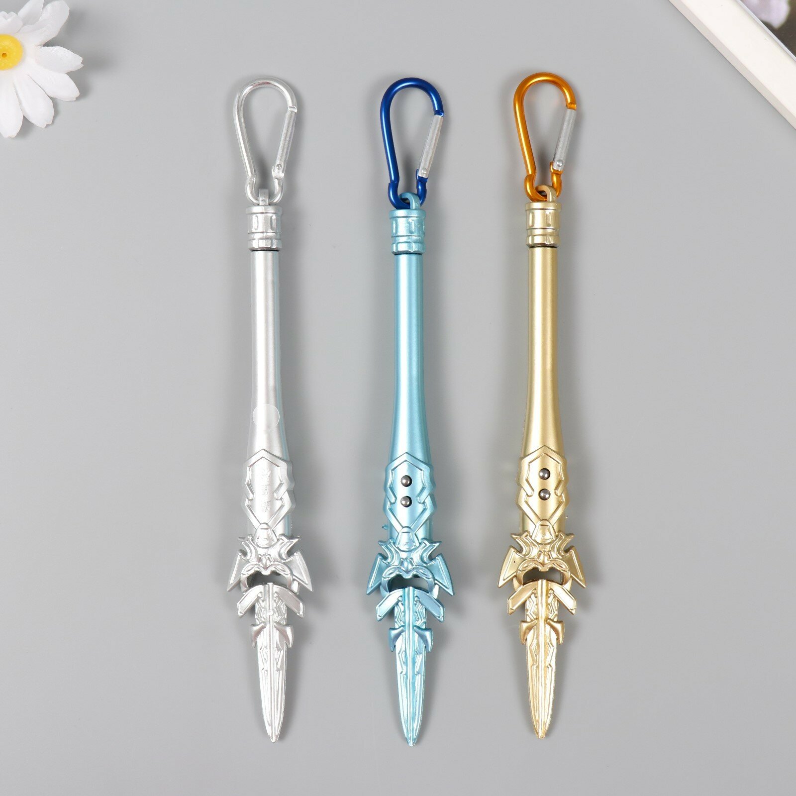 фото Фонарик свет на карабине "Меч" мигает, 3 режима, ультрафиолет, лазер 2х3х19 см микс