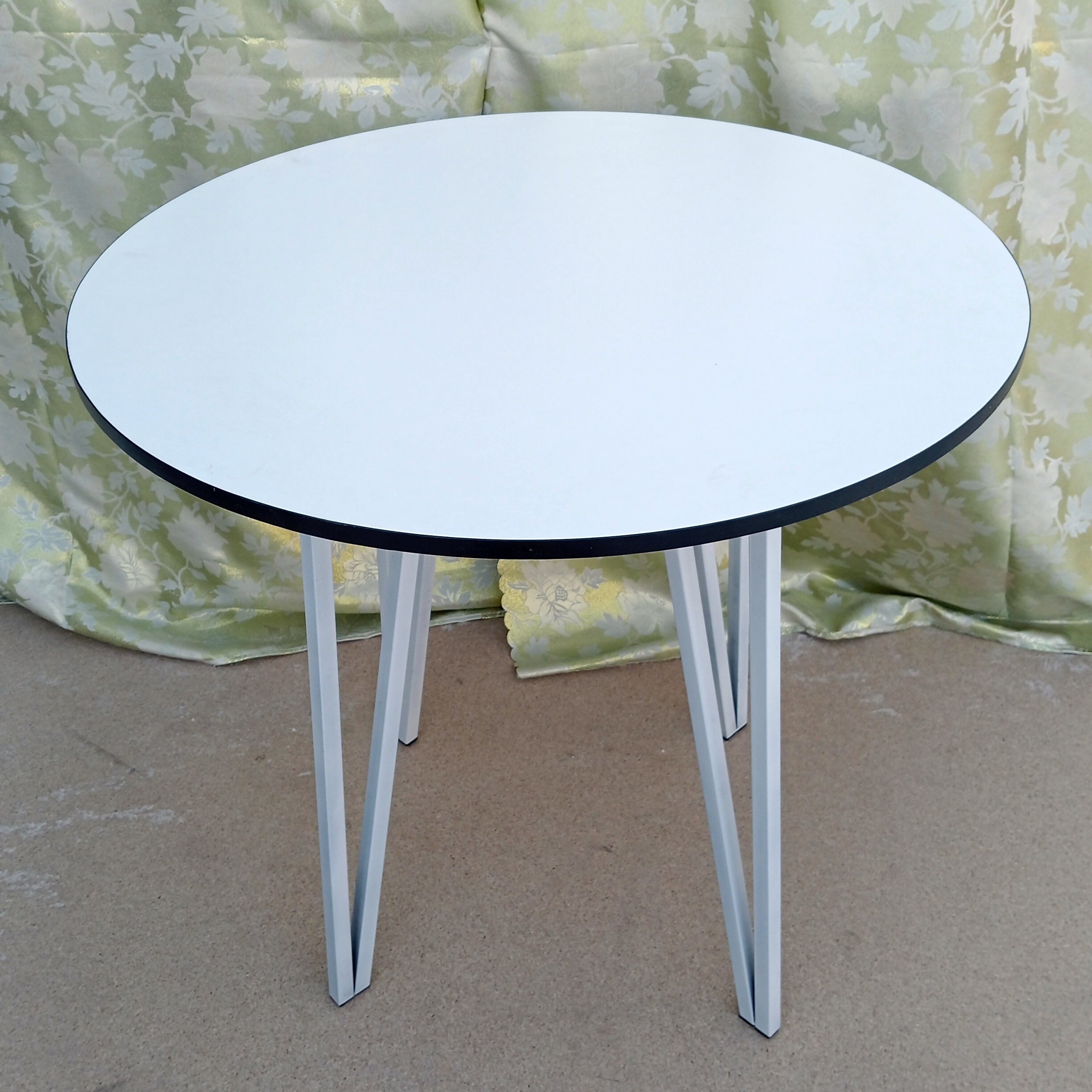 Стол кухонный белый глянец - круглый D 85 СМ  для гостиной современный ( белая шпилька )