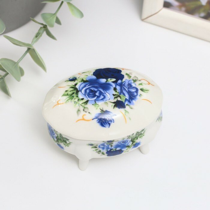 фото Шкатулка керамика на ножках "Синие розы" 6,1х7,7х4,8 см
