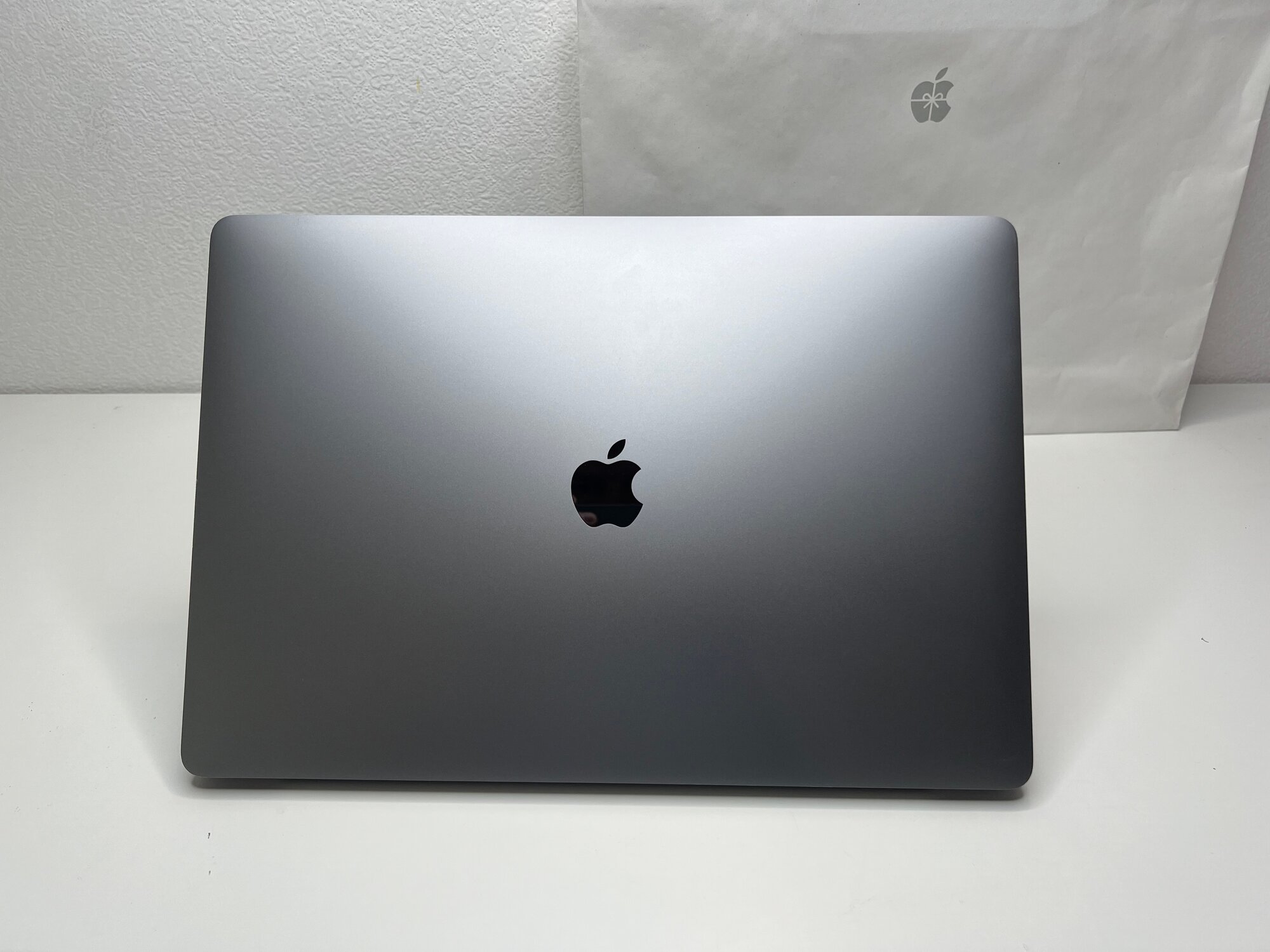 16" Ноутбук MacBook Pro 16 2019. A2141. Space Gray. Intel Core i9. 32Gb RAM. Radeon Pro 5500M 8GB. российская клавиатура.