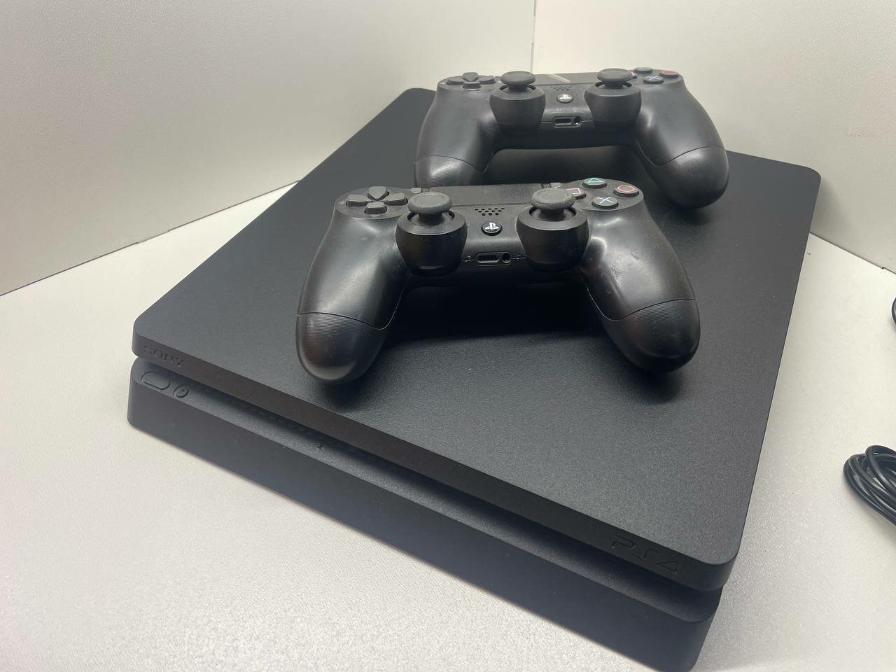 Игровая приставка Sony Playstation 4 Slim. Товар уцененный