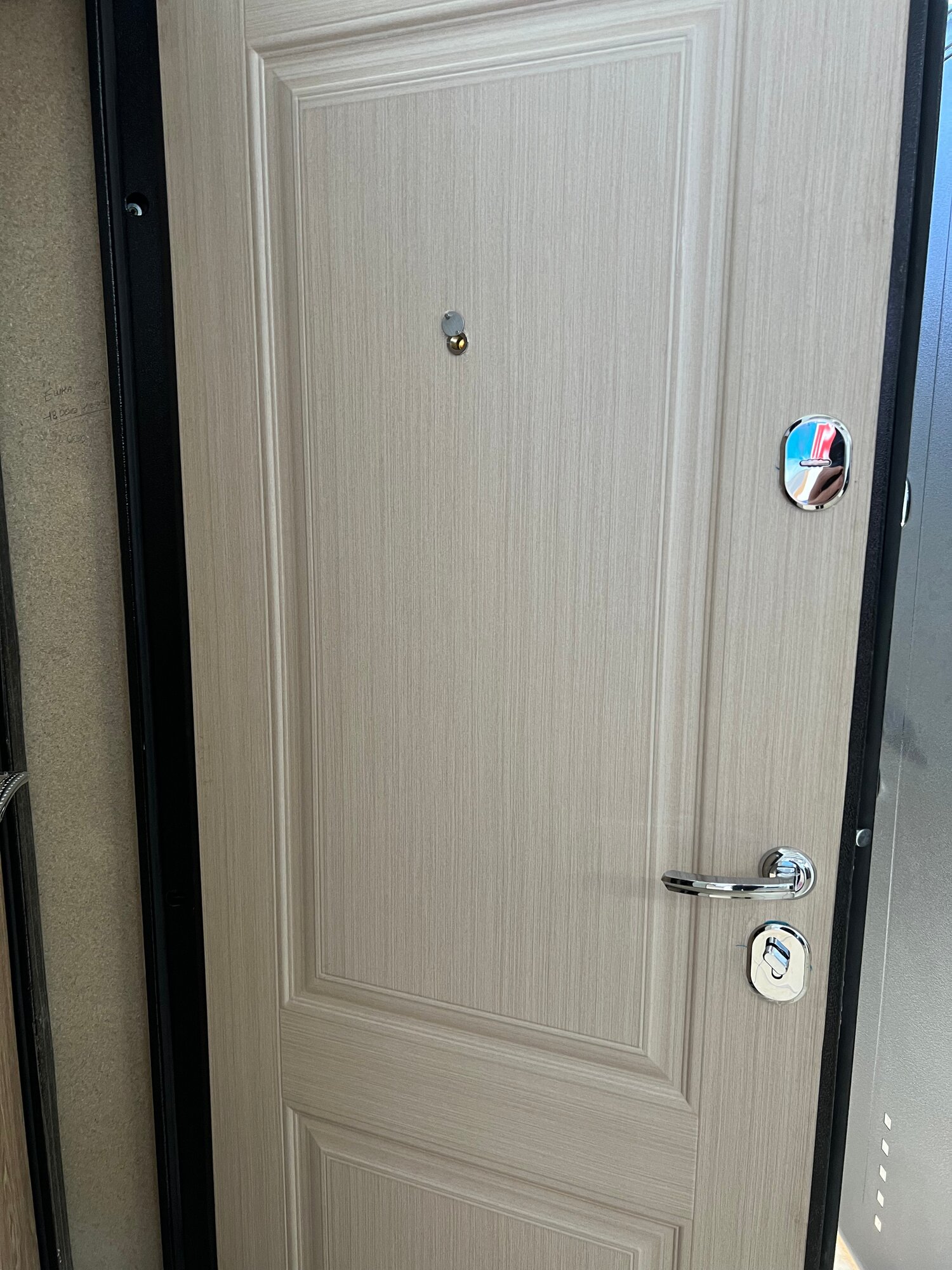 Входная дверь Тайга 7 см Бежевый клен 960*2050 мм (Правая) - фотография № 5