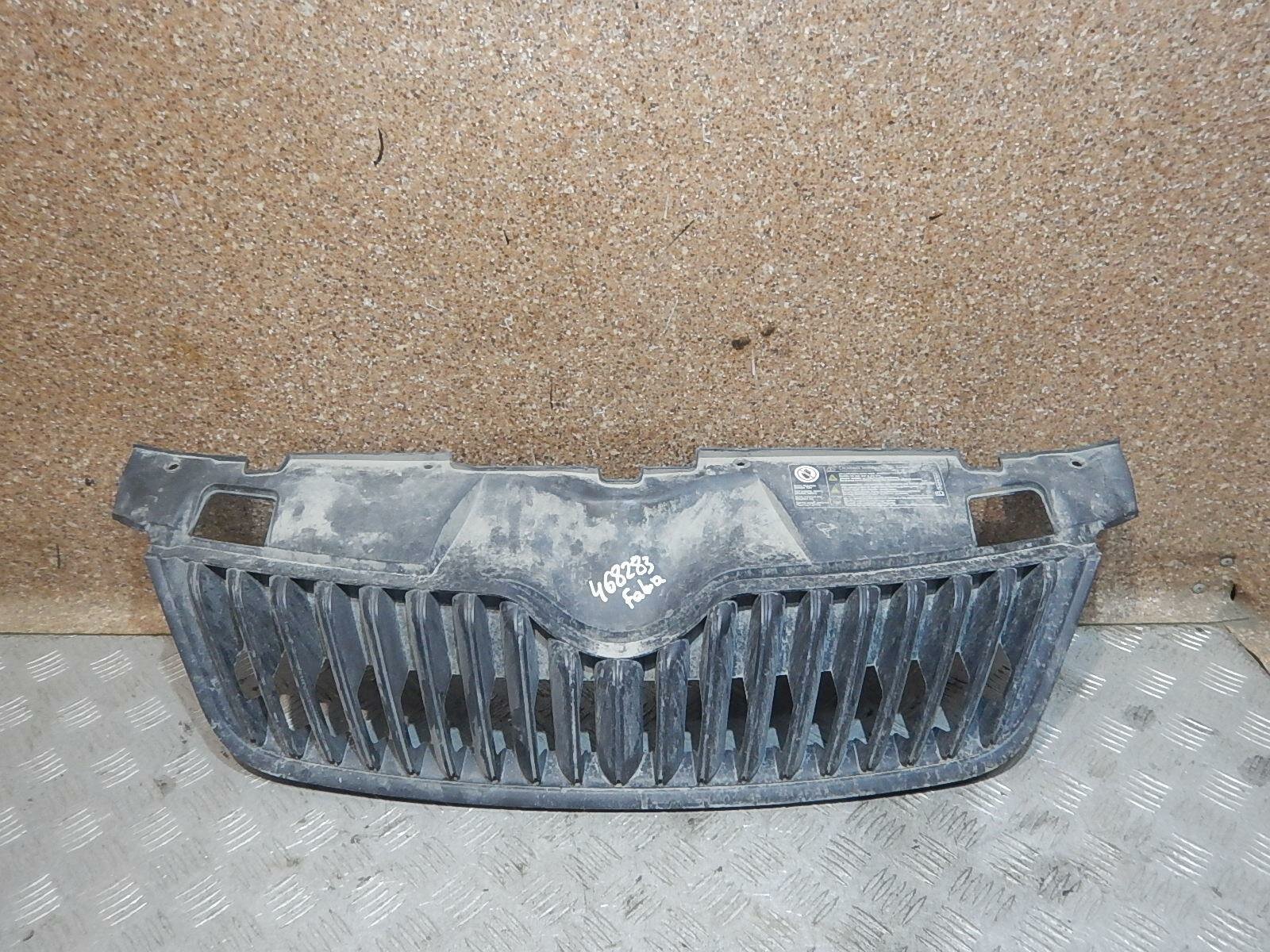 Б/У Решетка Радиатора, Skoda (Шкода)-Fabia (07-14) Skoda Fabia (07-14) 10- Царапины. 468283 VAG арт. 5J0853668B
