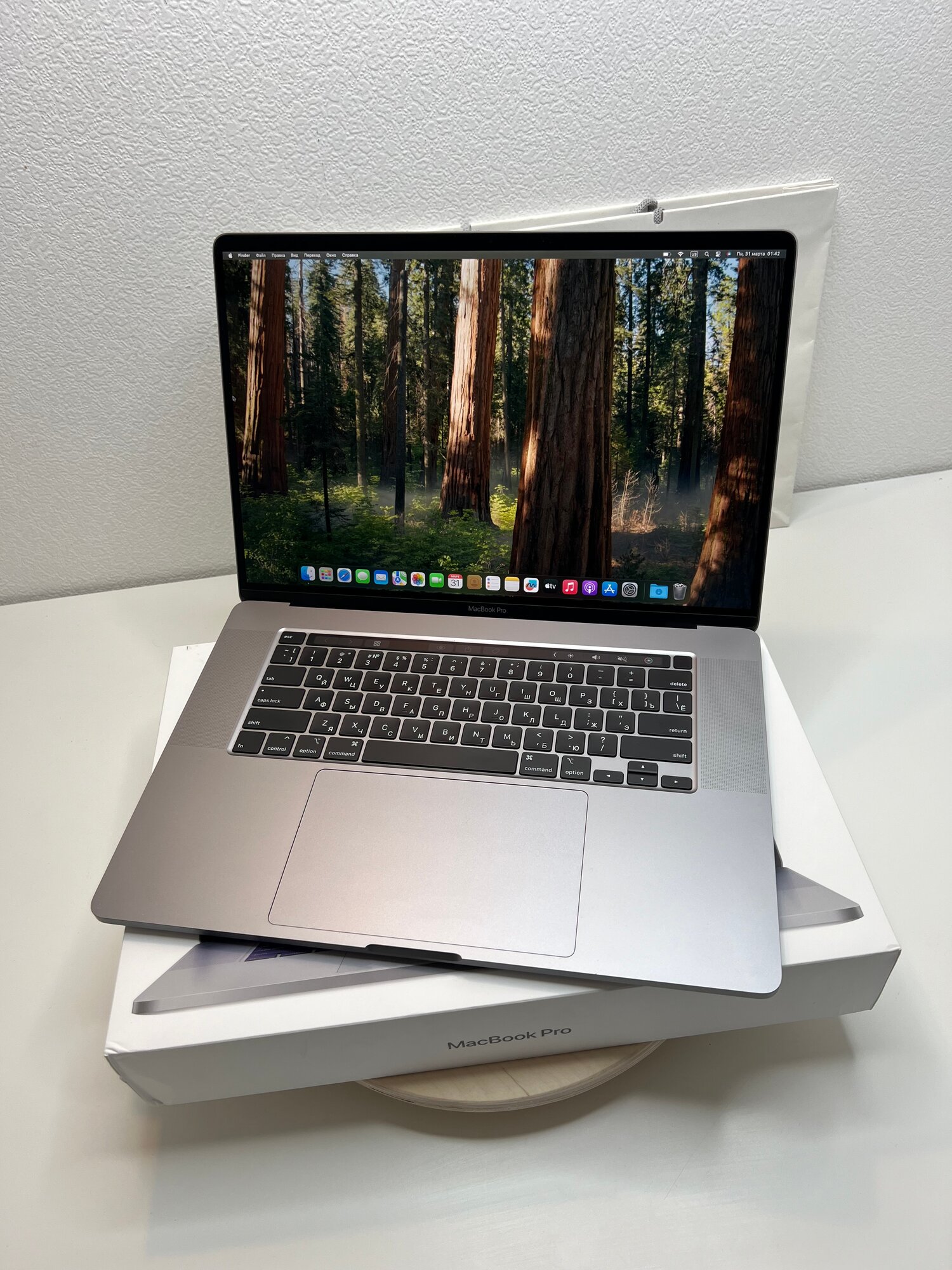 Ноутбуки Apple MacBook Pro 16 с процессором Intel Core i9