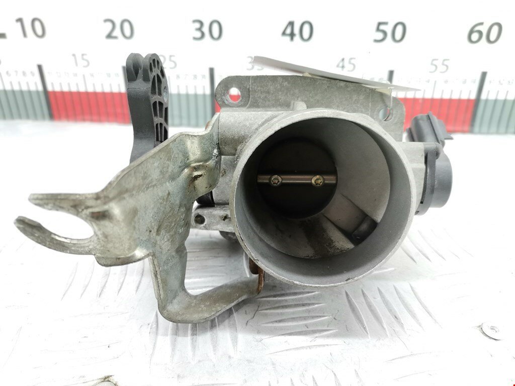 Заслонка дроссельная Ford Fiesta 5 арт. 1666756