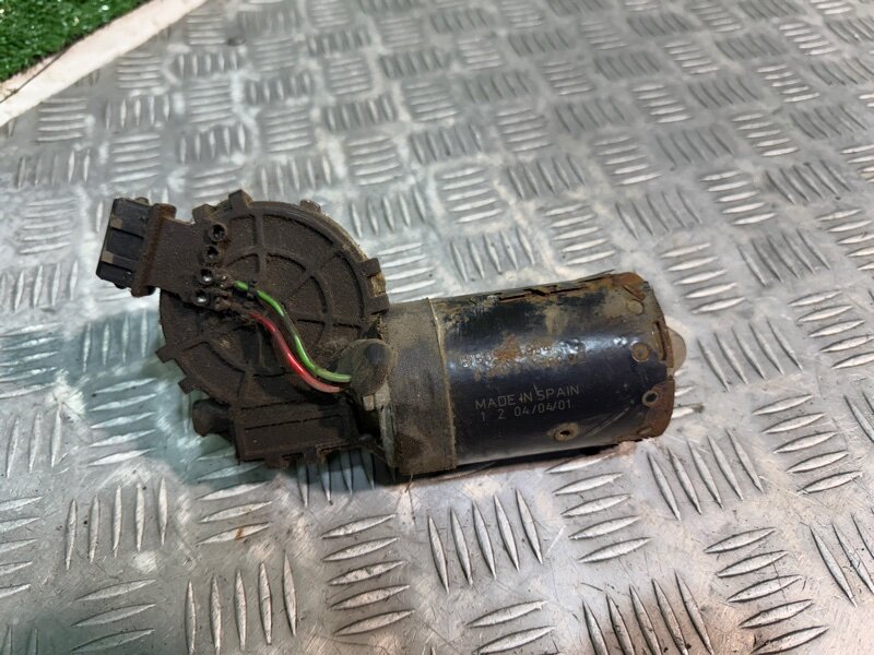 Моторчик дворников Peugeot 206 2003 0390241360 хетчбек 1.1 HFX