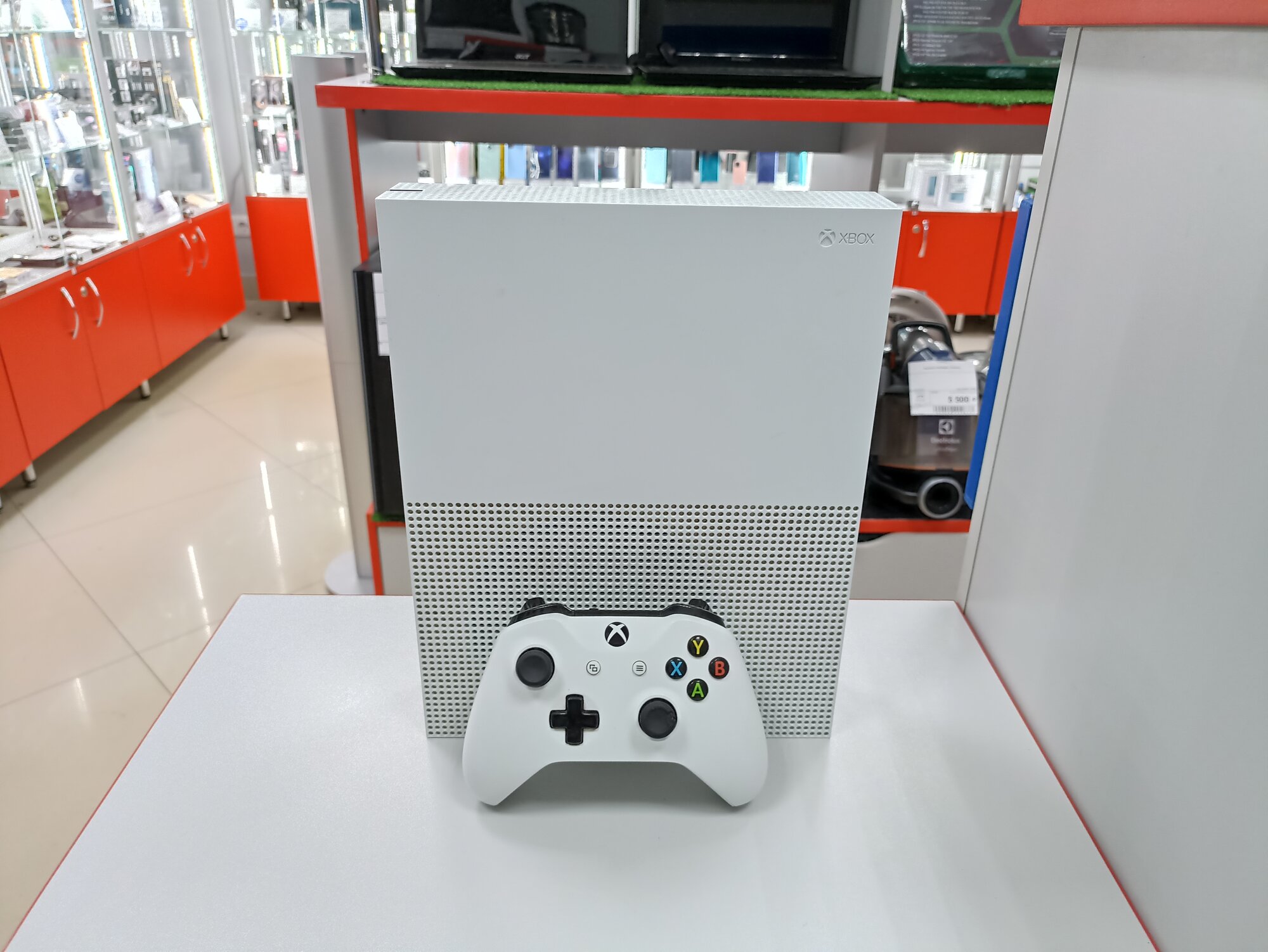 Игровая приставка Microsoft Xbox One S 1 TB, белый