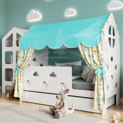 Детская кровать домик с текстилем и ящиком (бирюзовый, с жирафиками, вход справа) "Облачка"