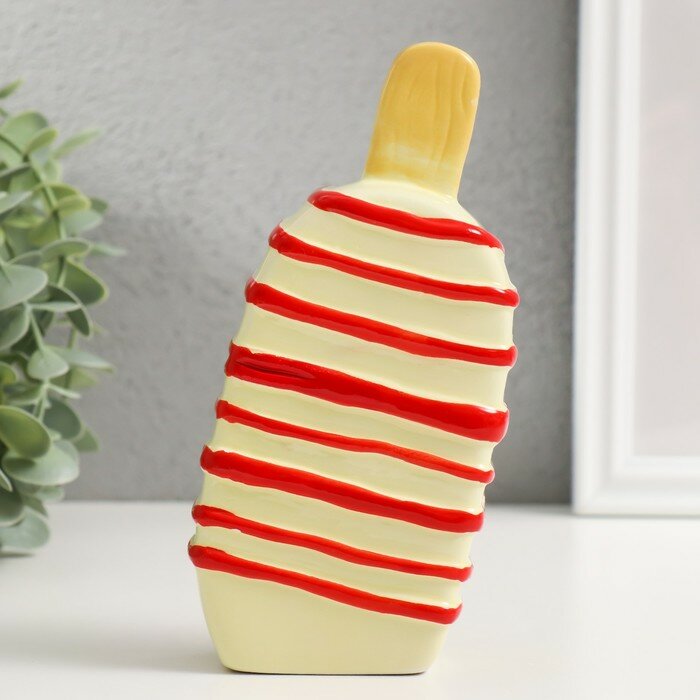 фото Копилка керамика "Подтаевшее эскимо" красные полоски 8,2х3,8х15,5 см