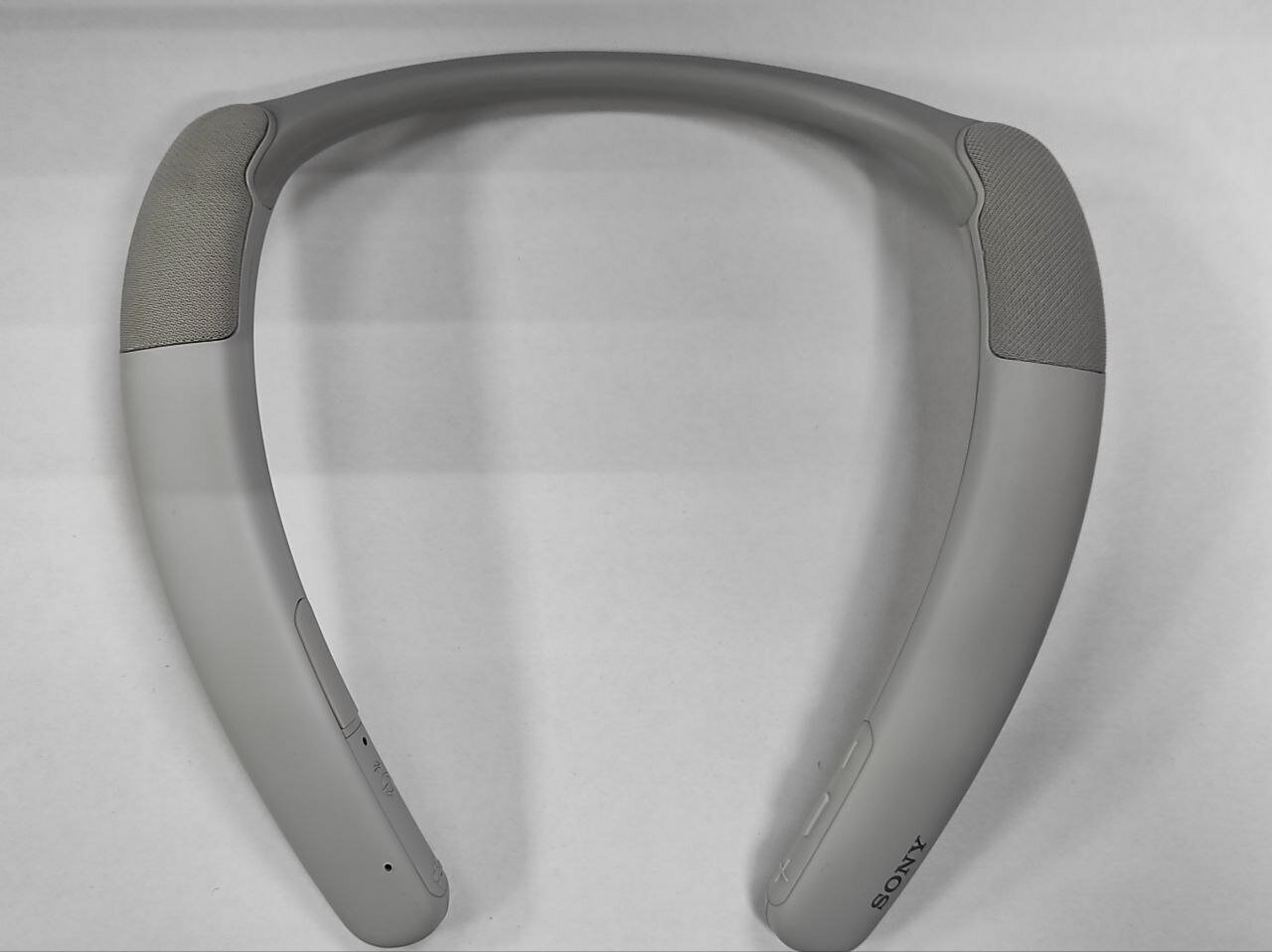 Беспроводная шейная Bluetooth-колонка Sony SRS-NB10, серый