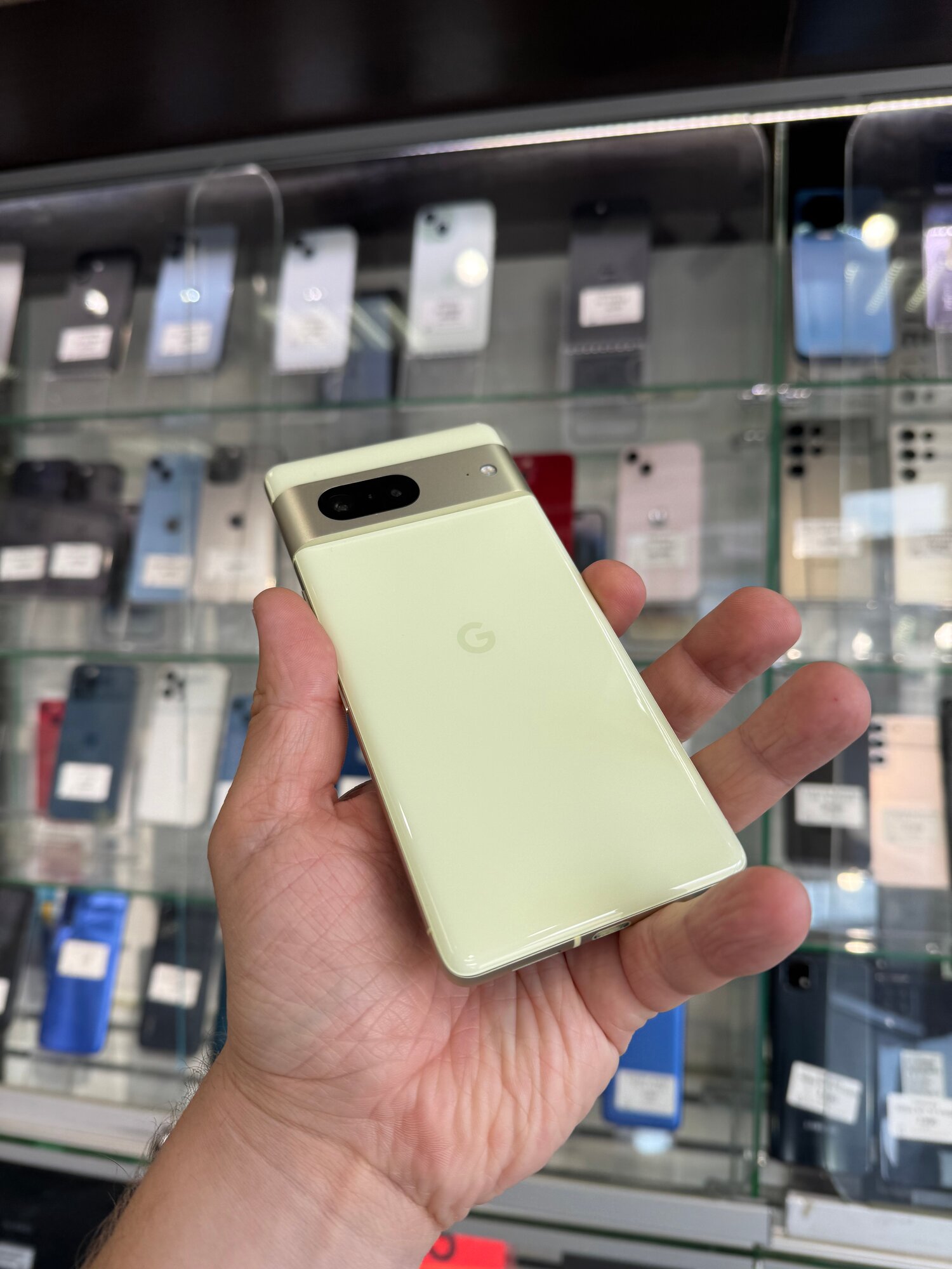 Смартфон Google Pixel 7 8/128 ГБ, Dual: nano SIM + eSIM, желто-зеленый