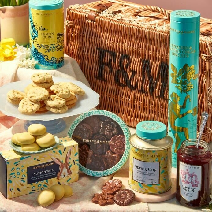 Корзина со сладостями Fortnum&Mason The Spring Celebration Basket - фотография № 2