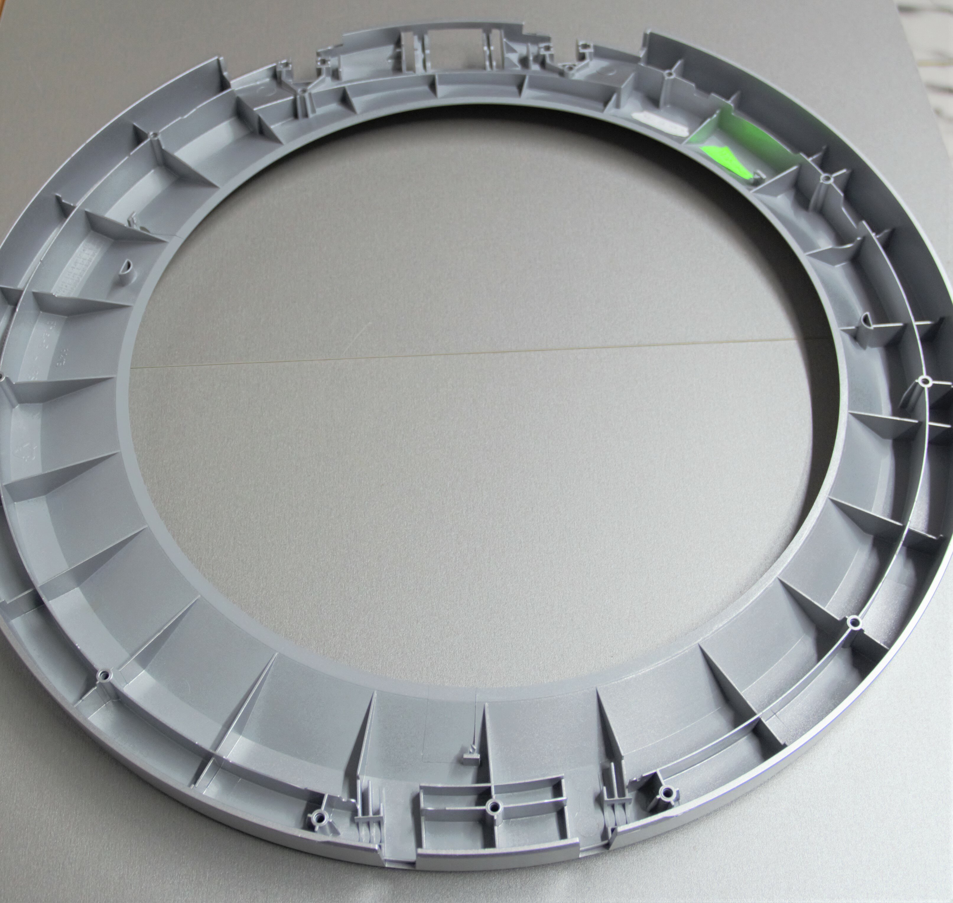 Внешняя рама люка для стиральной машины Bosch/Siemens 00748307