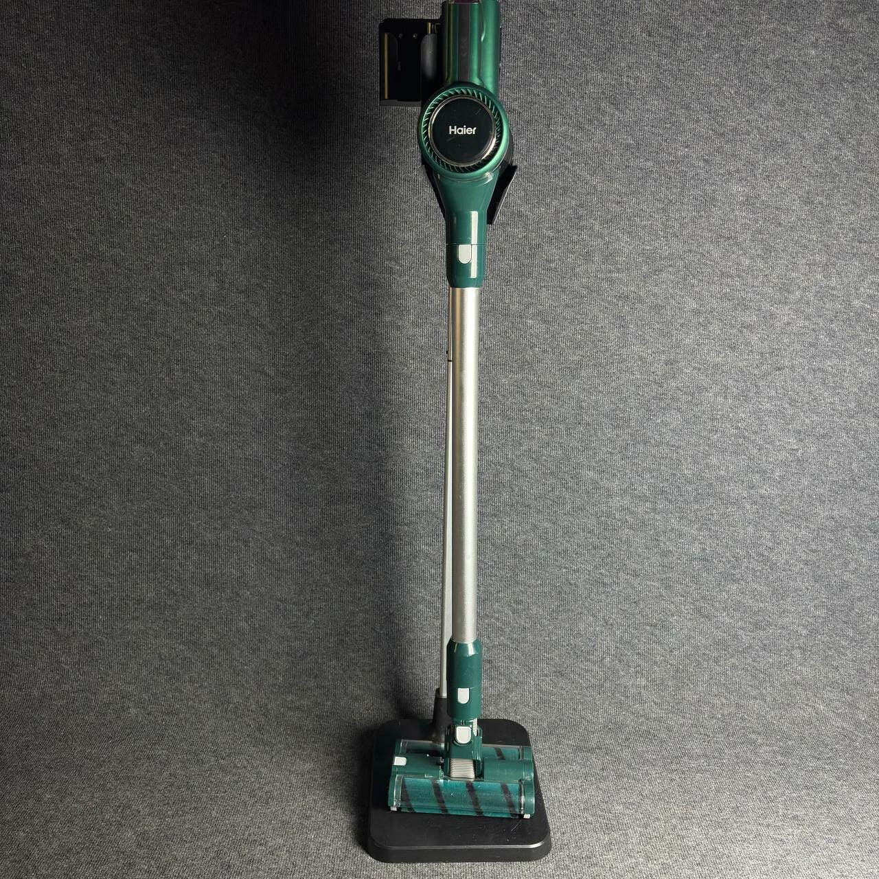 Пылесос ручной (handstick) Haier HVC400HE