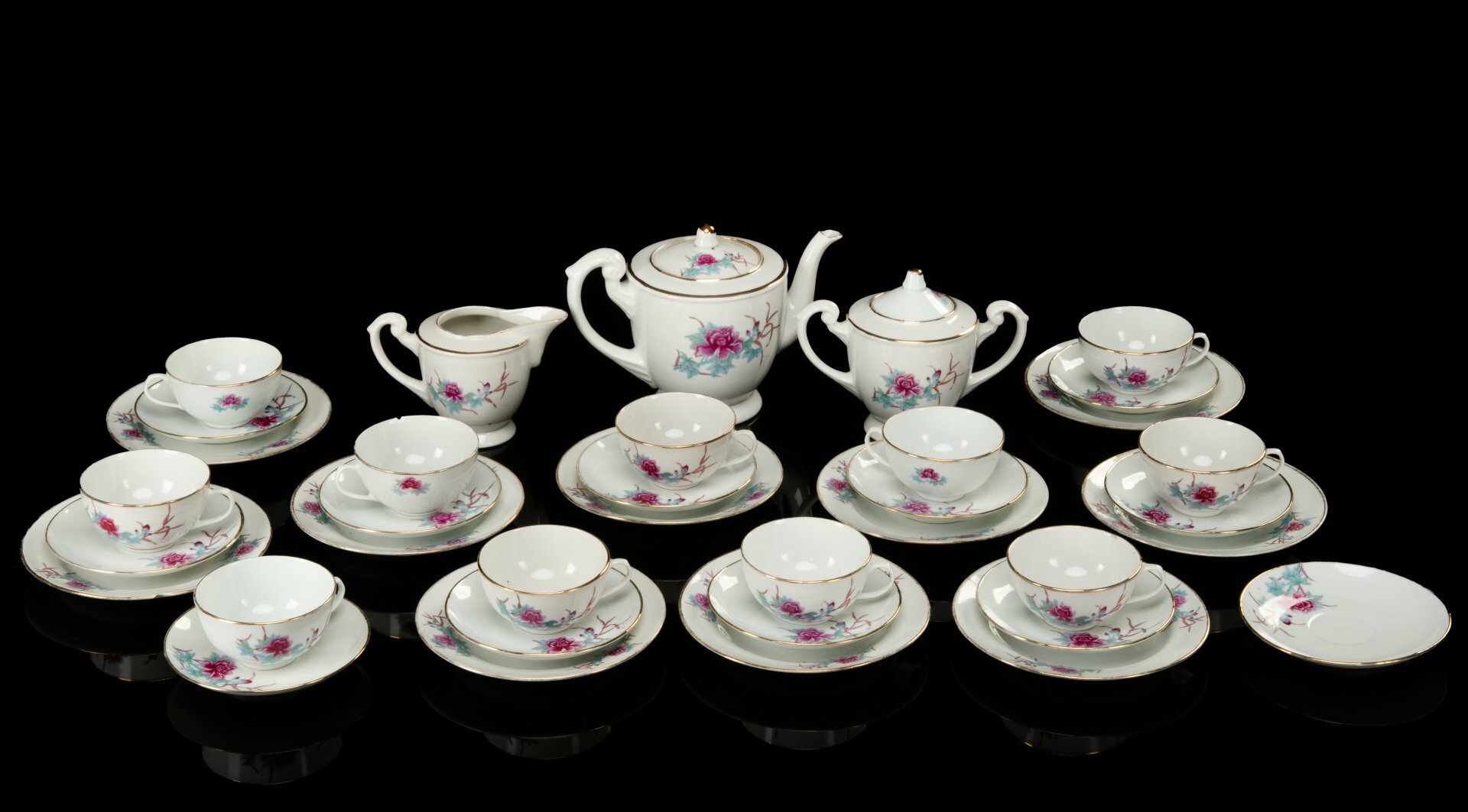 Сервиз чайный с цветочным декором на 11 персон (36 предметов), фарфор, деколь