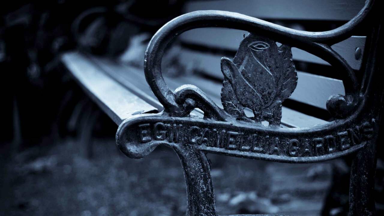 фото Картина на холсте 60x110 Альянс Лес "Скамейка, металл, железный, деревянный" на подрамнике / интерьер/ декор