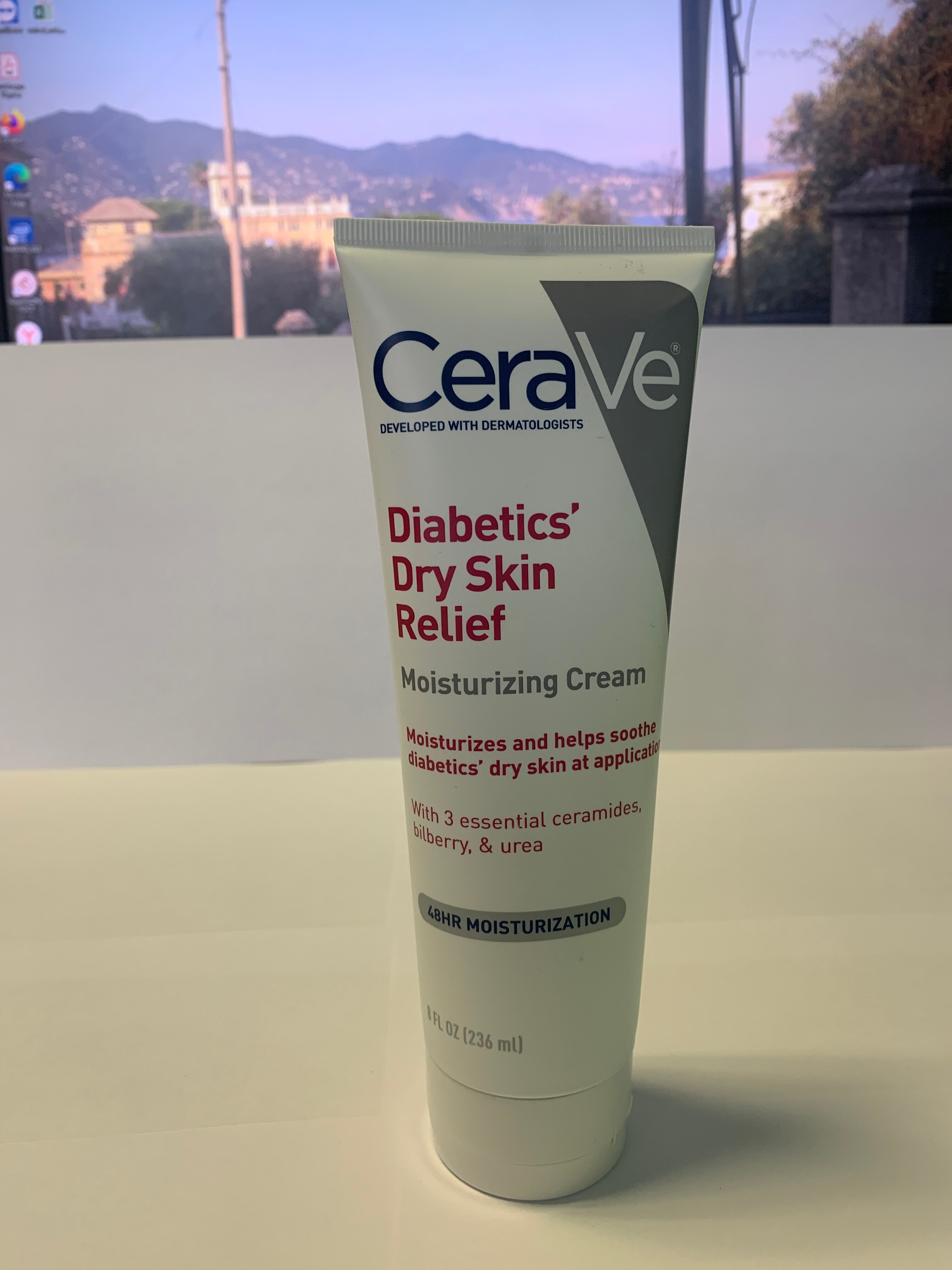 CeraVe / Увлажняющий крем для сухой кожи при диабете, 236 мл
