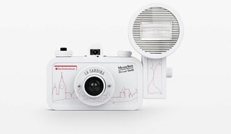 Пленочный фотоаппарат 35мм новый La Sardina Camera & Flash Telefonbuch Edition