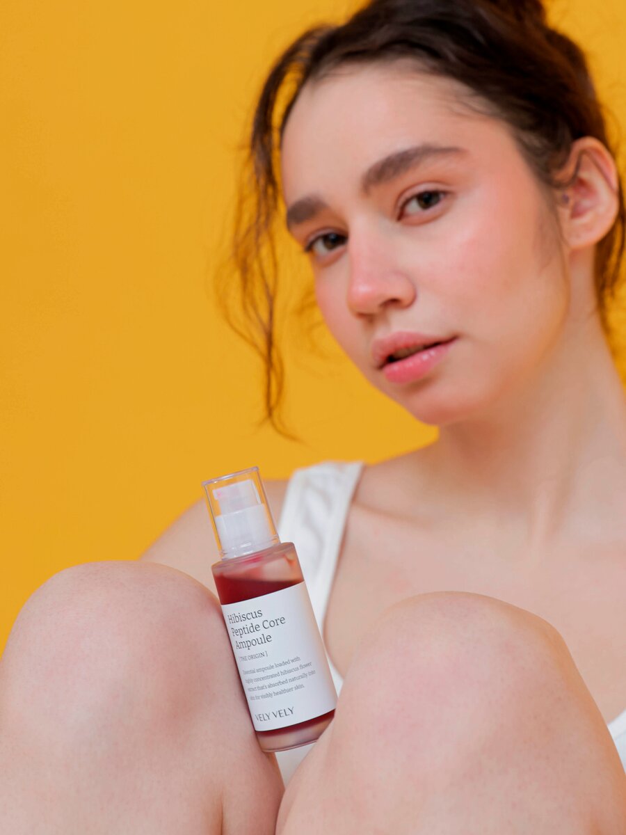 Сыворотка с экстрактом гибискуса и пептидами для упругости кожи Vely Vely Hibiscus Peptide Core Ampoule 40 мл