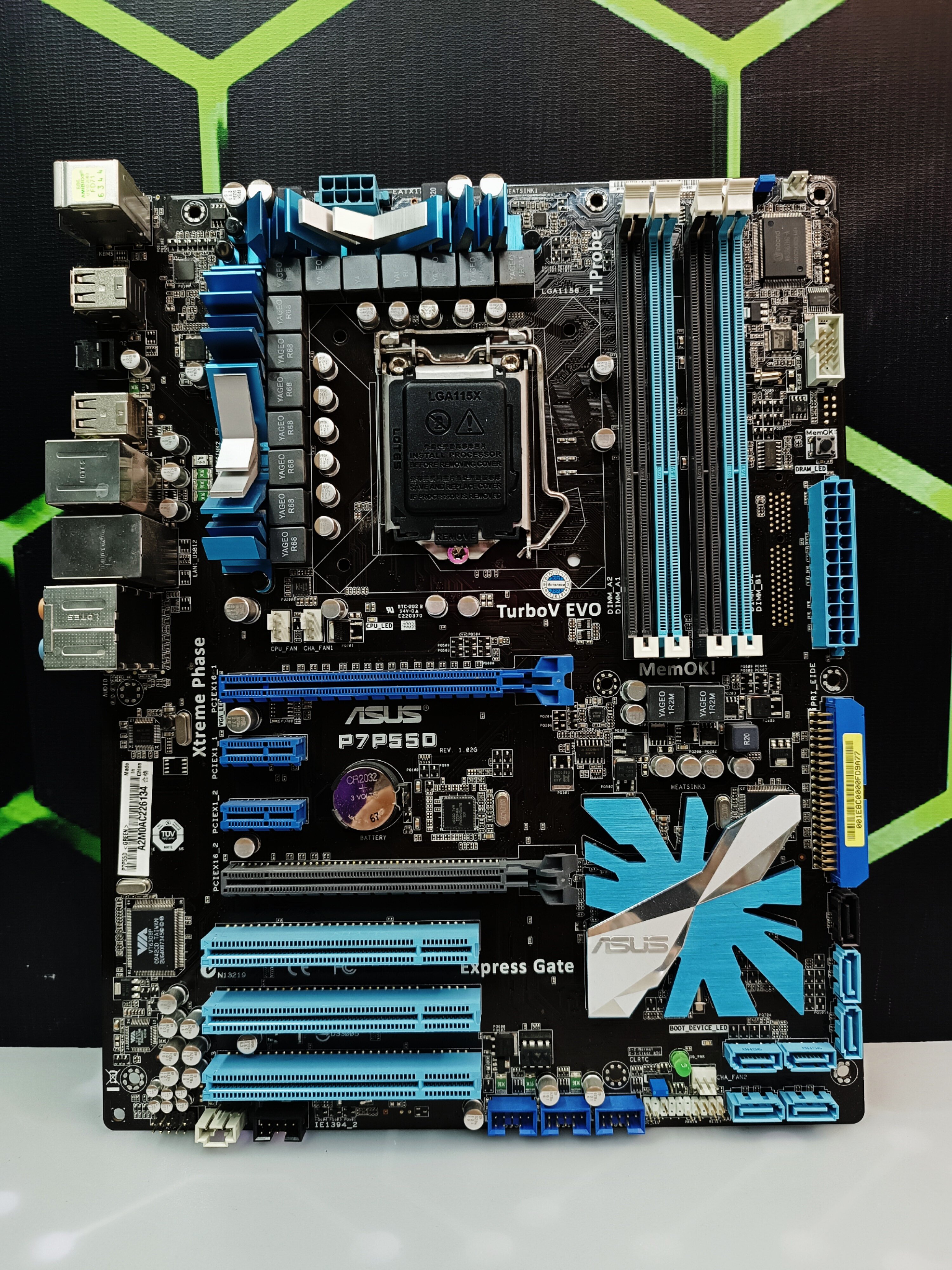 Материнская плата ASUS P7P55D LGA1156 4*DDR3 форм фактор ATX