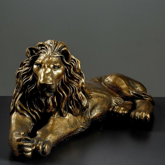 Хорошие сувениры Фигура "Лев на отдыхе" левый, золото, 70х35х25см - фотография № 1
