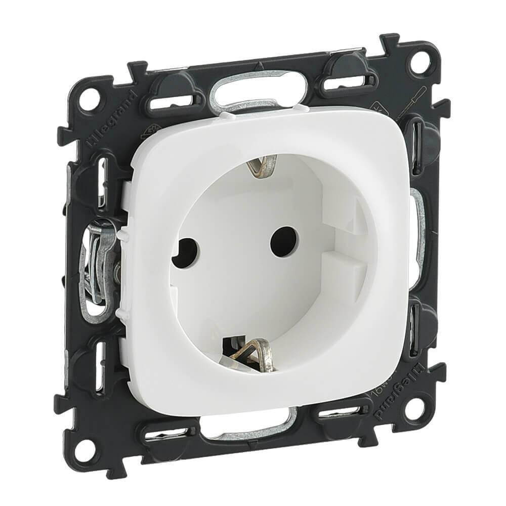Legrand Розетка Legrand Valena Allure 16A 250V с/з винтовой зажим белая 753725