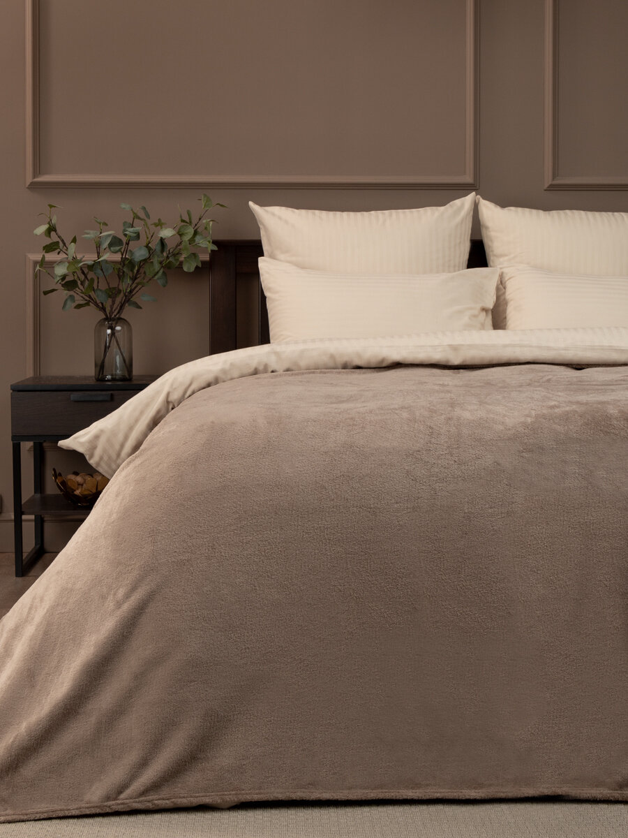 фото Плед 150х200 см TexRepublic Absolute Однотонный Фланель 1,5 спальный, покрывало на диван, кресло, мягкий плюшевый, цвет Темно-бежевый, какао