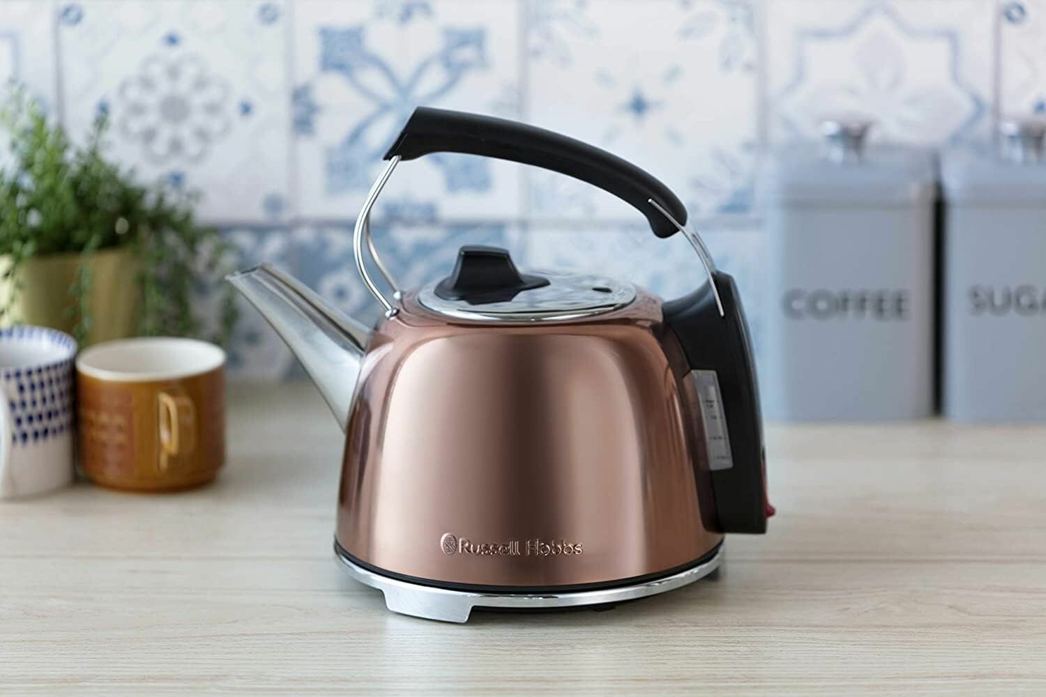 Электрический чайник Russell Hobbs 25861 K65 Anniversary, металл, 3000 Вт, 1,2 литра, бронзовый - фотография № 1