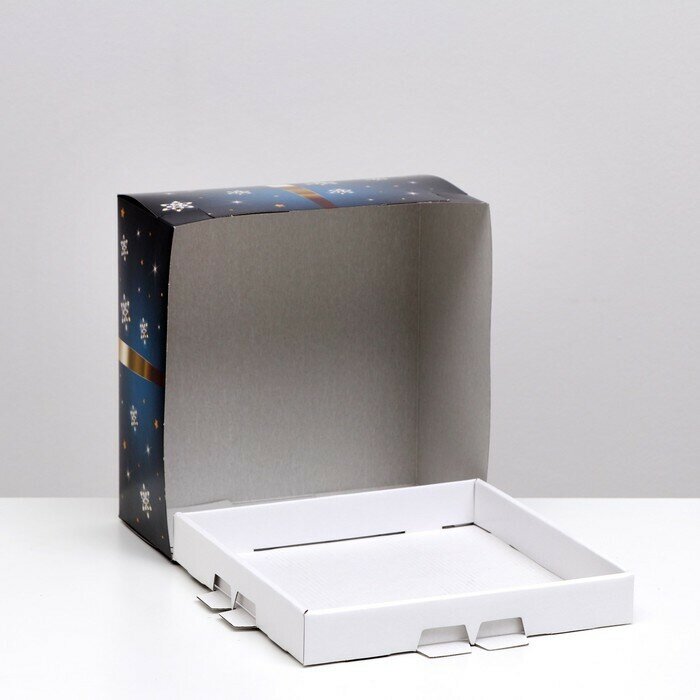 Коробка для торта Золотой бант, 24 х 24 х 12 см, 1,5 кг - фотография № 3