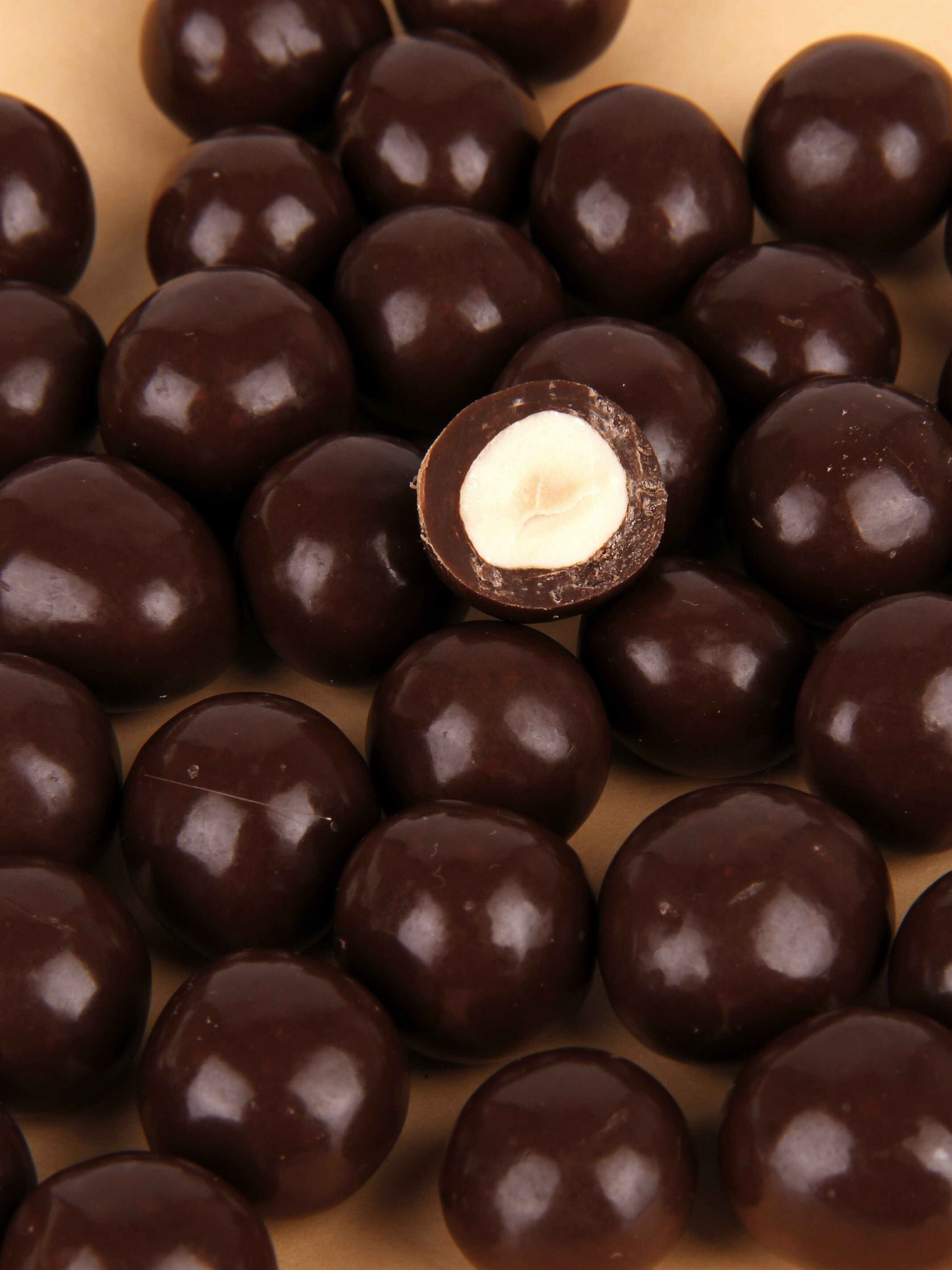 Фундук в шоколаде конфеты молочном, драже в глазури 300 грамм, сладкий подарок от Планета шоколада PSR0011 - фотография № 7