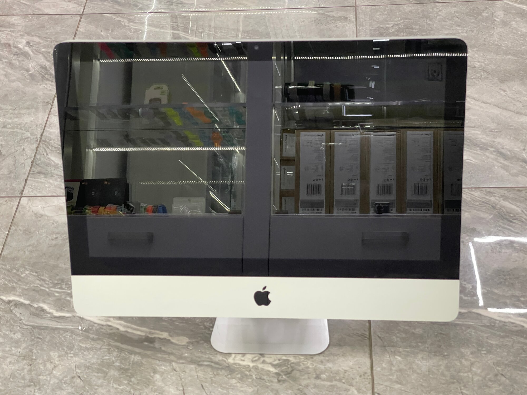 iMac 21.5 Mid2011 Core i5/4GB/500G美品ケース付 iMac 21.5 Mid2011 Core i5/4GB/500G美品ケース付 Imac 21 5 mid