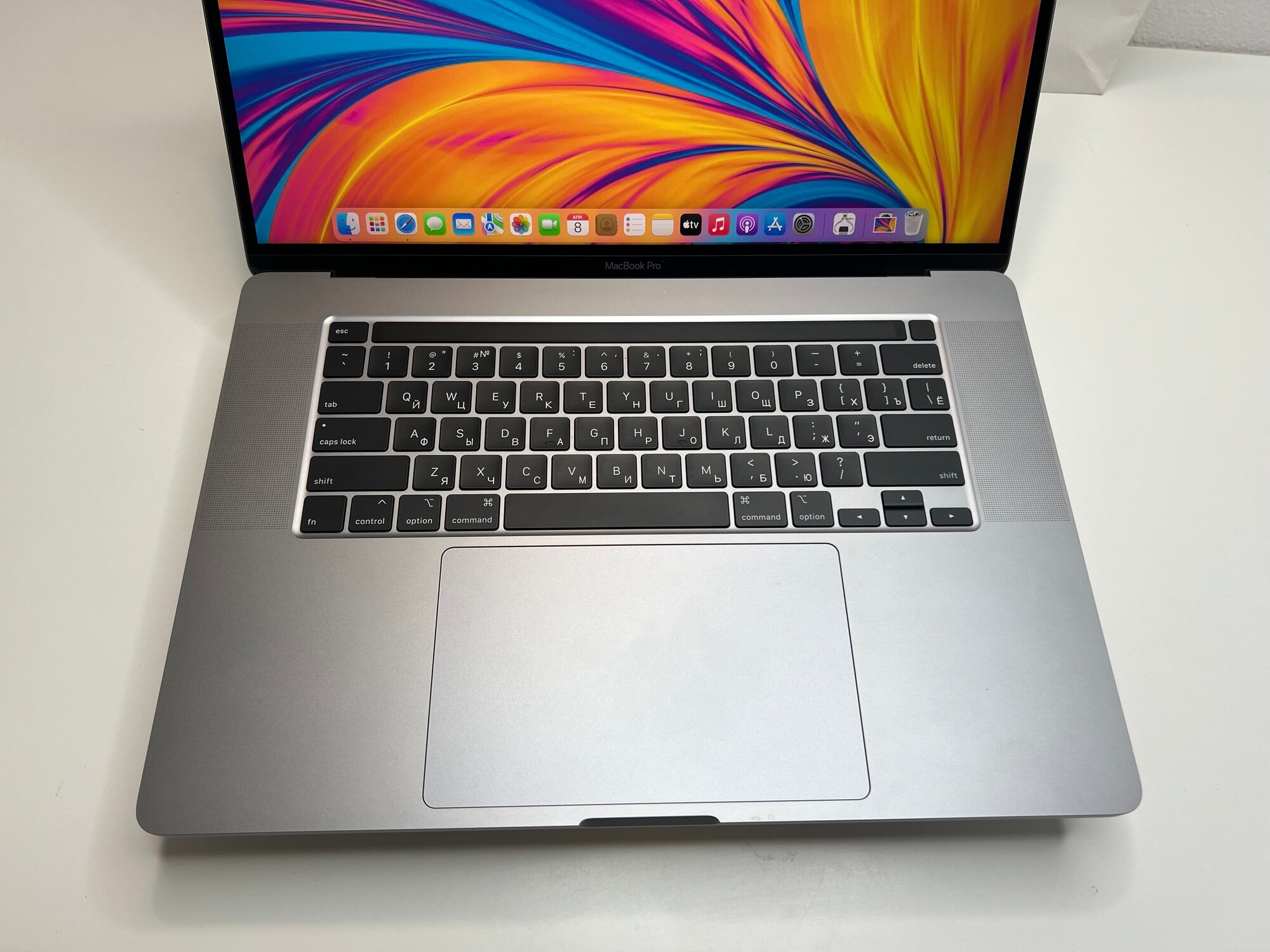 Apple MacBook Pro 16 Late 2019 3072x1920, i9 2.3 ГГц, RAM 16 ГБ