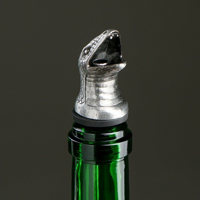 Фигурная крышка для бутылки "Змея" серебро, 10х3см - фотография № 2