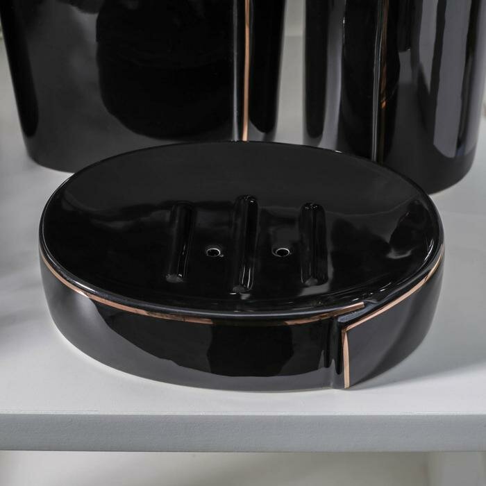 Набор аксессуаров для ванной комнаты «Лайн», 4 предмета (мыльница, дозатор для мыла 500 мл, 2 стакана), цвет чёрный - фотография № 2