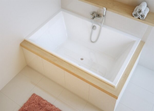 Широкая прямоугольная ванна EXCELLENT Crown Lux 190x120 см