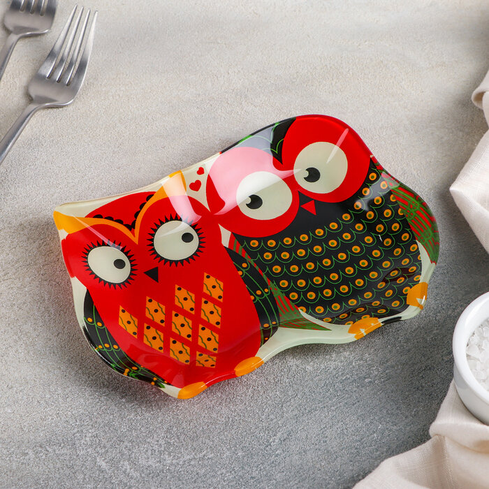 фото Блюдо стеклянное сервировочное Доляна «Задумчивые совы», 18×13,1×1,9 см, цвет красный