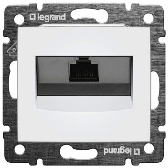 Розетка LEGRAND Valena Classic информационная RJ45 UTP кат5е 1в зх БЕЛ