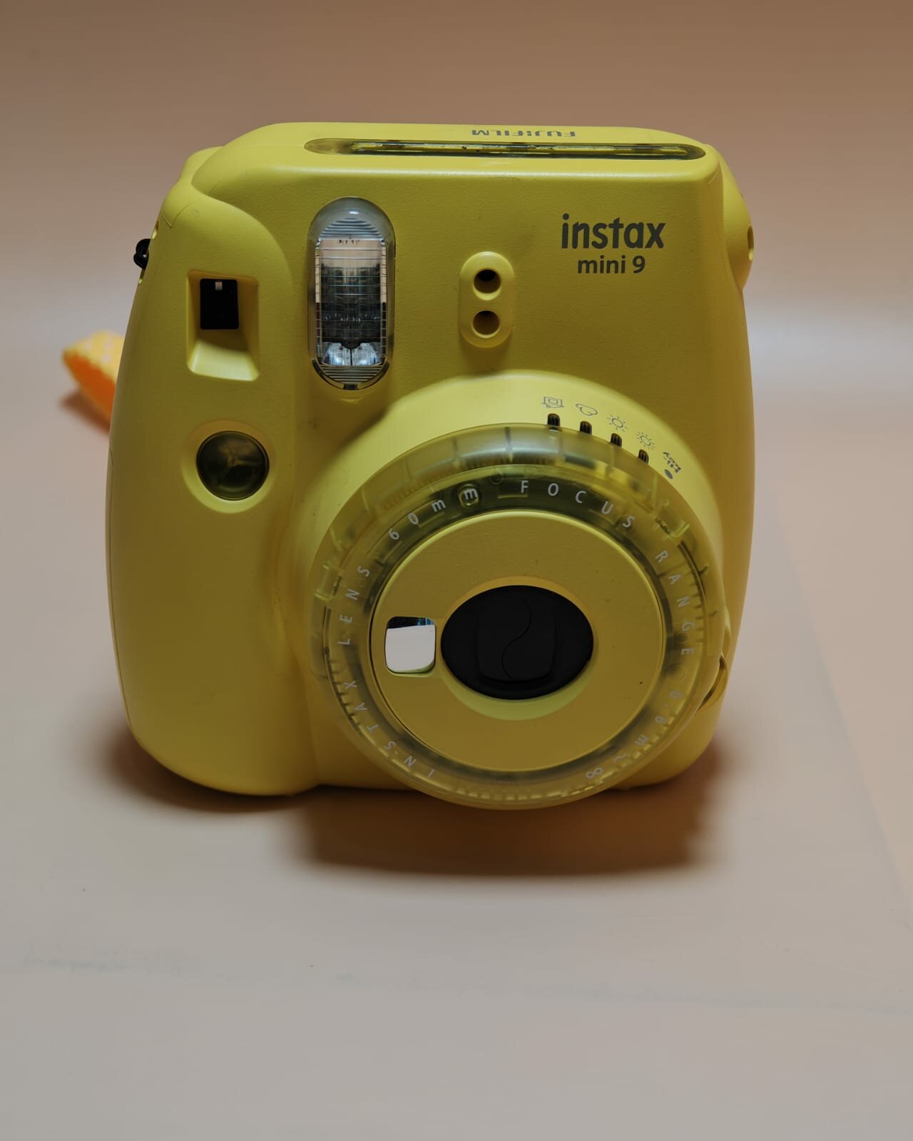 Фотоаппарат моментальной печати Fujifilm Instax Mini 9 Clear Yellow