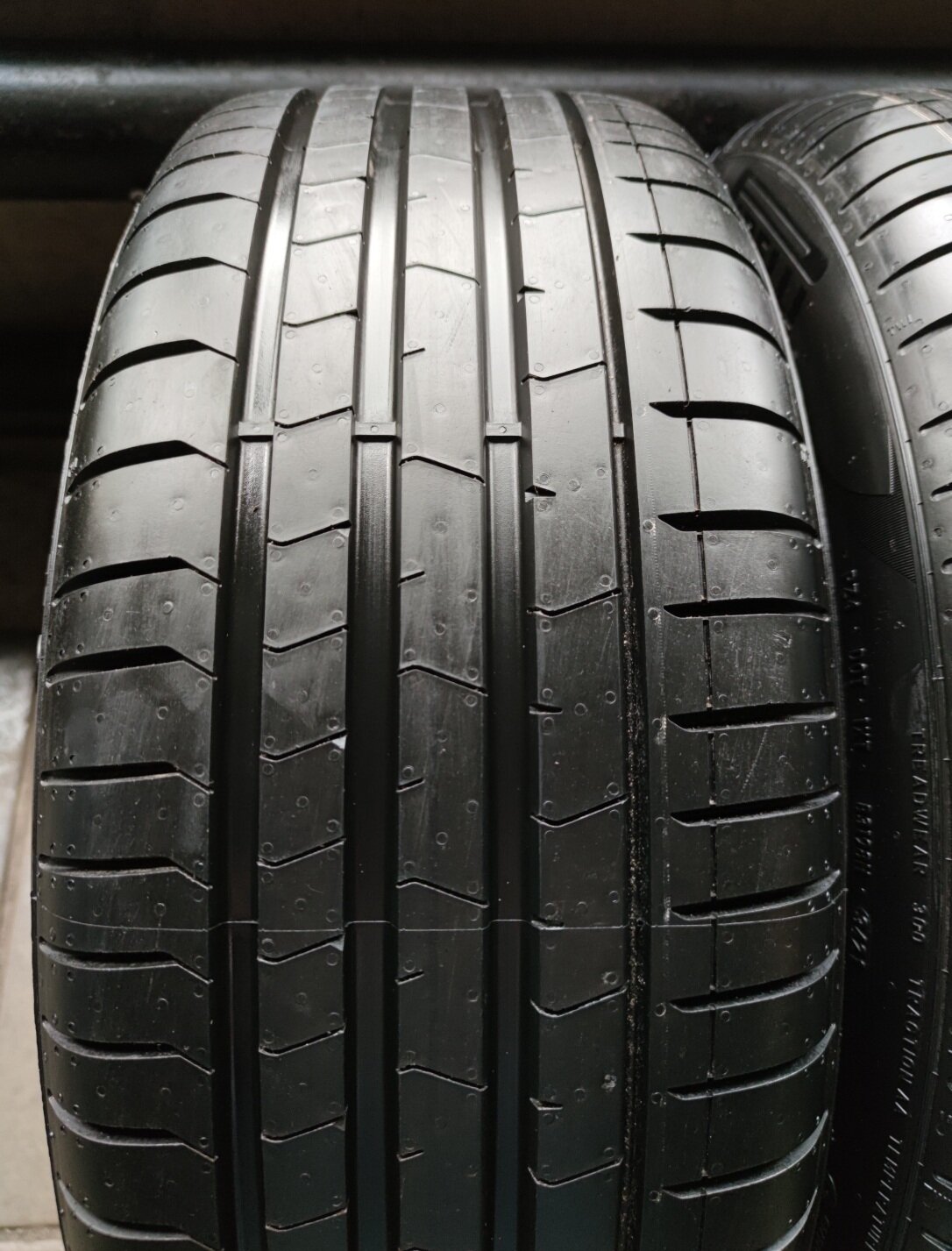 Pirelli P Zero 245/45 R18 100Y  PZ4 RUNFLAT BMW 5 G30