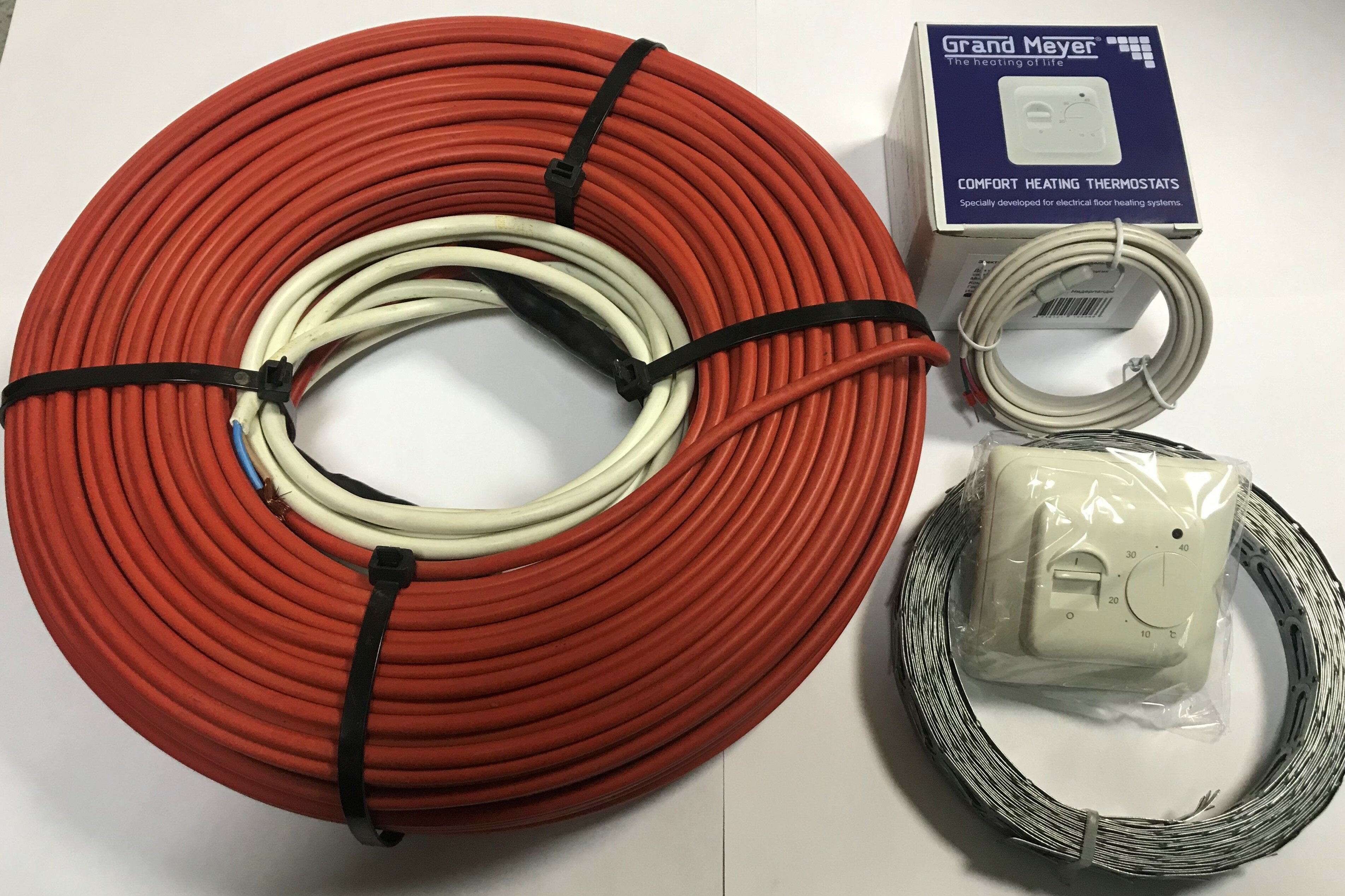 Нагревательный кабель для теплого пола Теплокабель ТК-2700 (одножильный), 2700Вт, 137м, 13,7м2, комплект с терморегулятором и монтажной лентой - фотография № 2