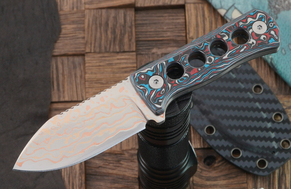 Нож с фиксированным лезвием QSP Knife Canary QS141-H, сталь Copper Damascus, рукоять карбон