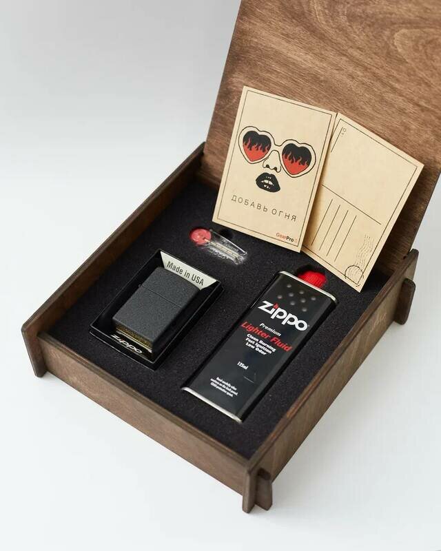 Подарочный набор оригинальная зажигалка Zippo 236 с топливом 125 мл + кремнии в деревянной коробке