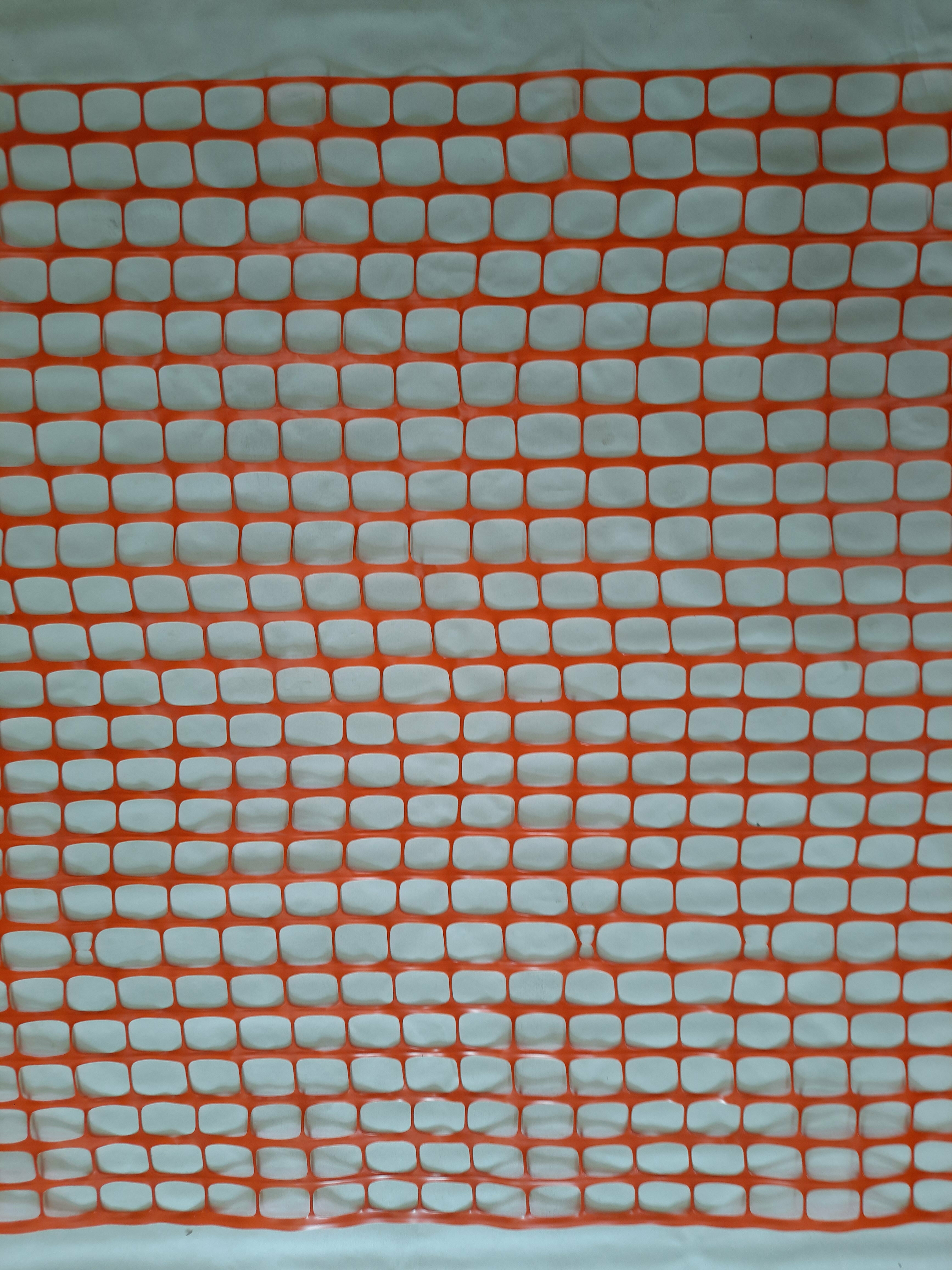 Аварийное ограждение оранжевая сетка из пластика с ячейкой 35х55 размер 1х50 м - фотография № 4