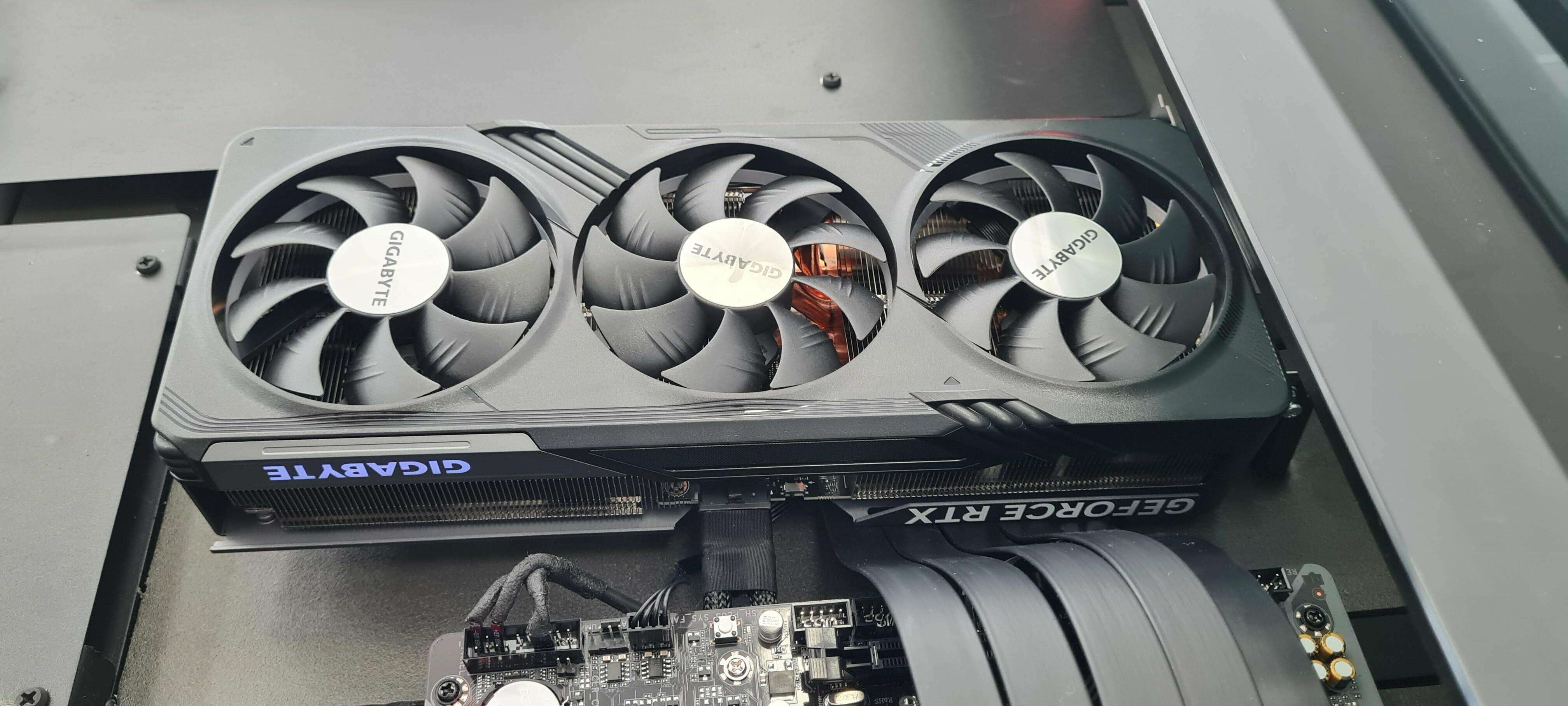 Компьютерный стол RTX 4070 Ti - фотография № 6