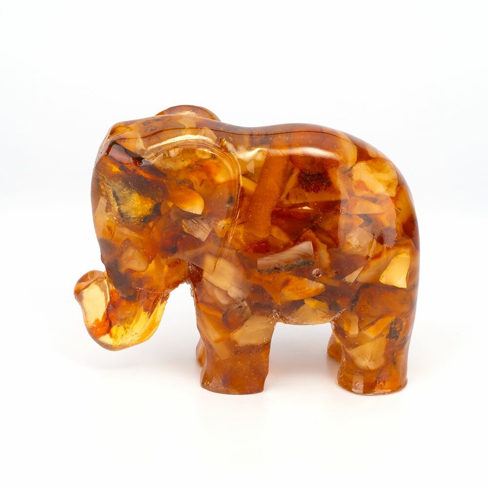 Крупный янтарный слон - символ мудрости и домашнего очага
