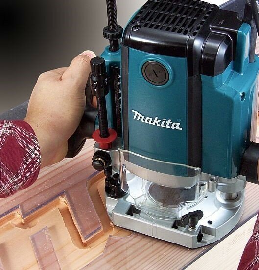 Фрезер MAKITA RP1800F 1850Вт 22000об/мин макс.ход 70мм диам.хв.12мм подсветка