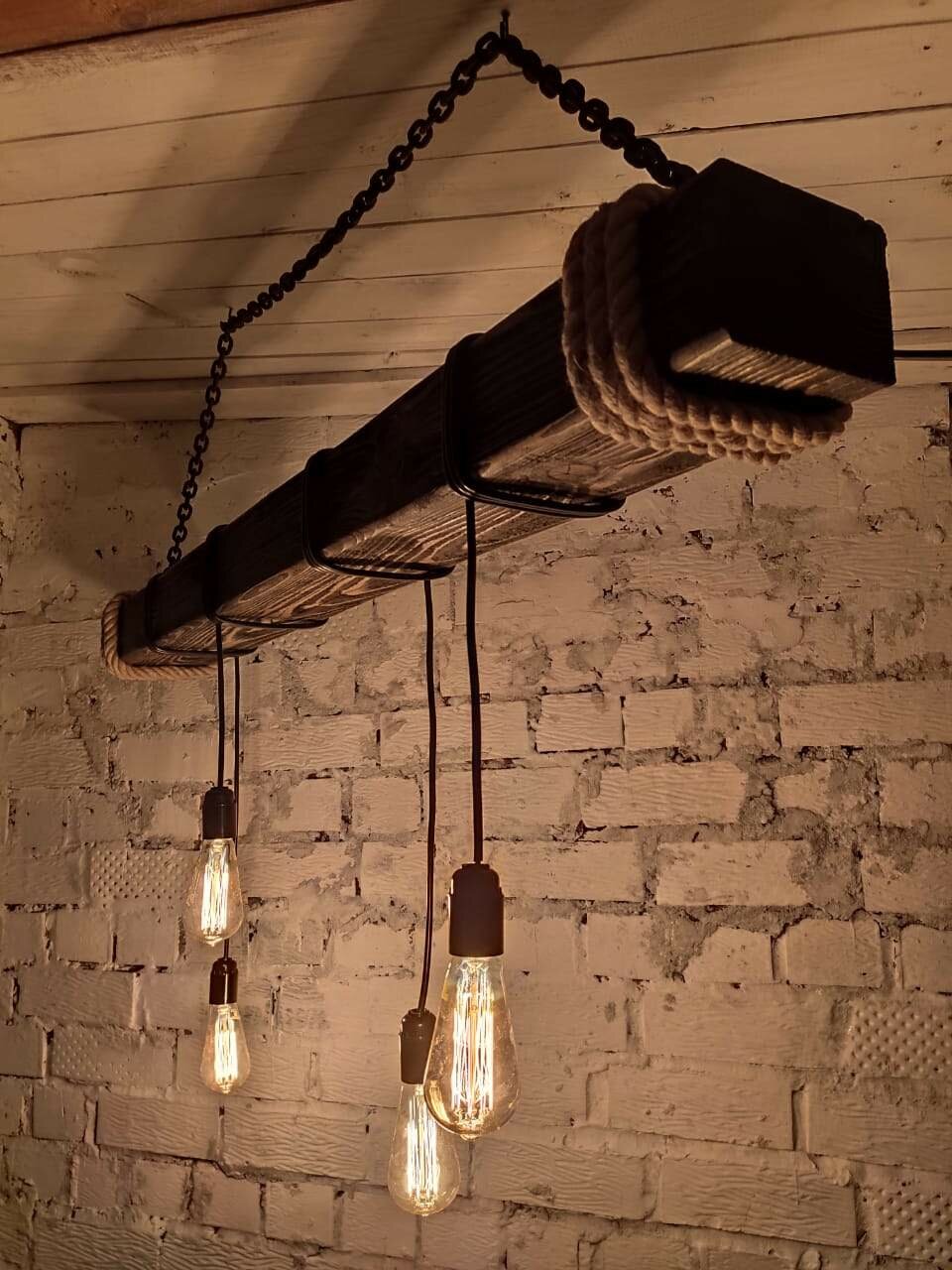 Люстра лофт барная подвесная светильник из дерева "Брус 150х100 с 4 подвесными патронами" - фотография № 2