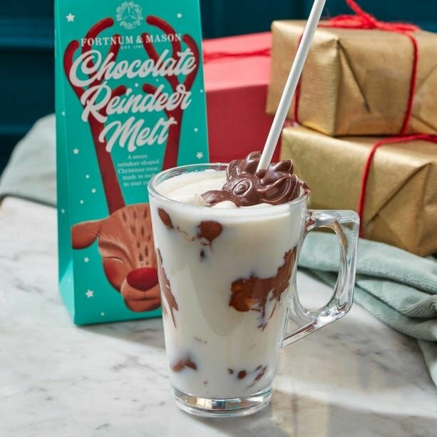 Шоколадная бомбочка Fortnum and Mason Reindeer Hot Chocolate Melter 2х50 гр - фотография № 5